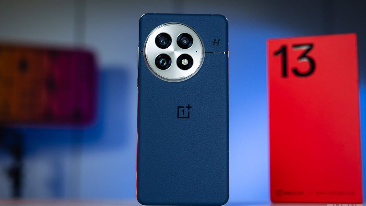 A-300-freebie-just-made-the-OnePlus-13-impossible-to-pass-up.jpg