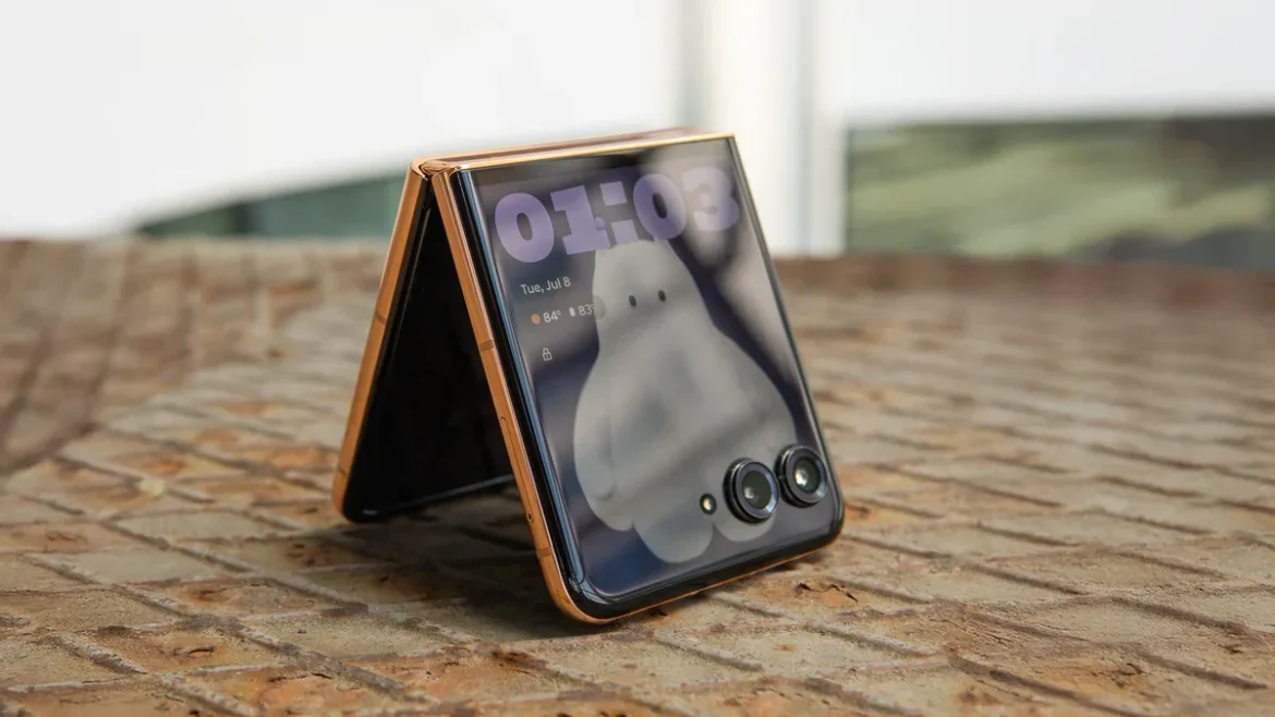 Foldable-beauty-Razr-2025-is-an-absolute-treat-at-its-current-price-at-the-official-store.jpg