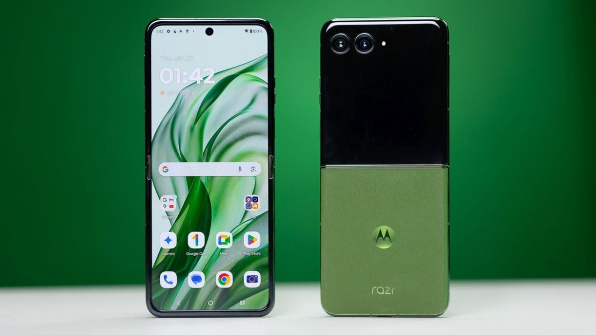 Best-Buy-makes-the-powerful-Motorola-Razr-2024-an-unbeatable-value-king-at-500-off.jpg