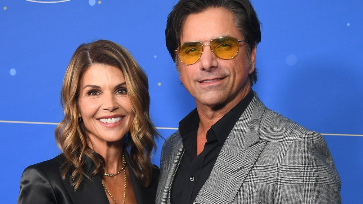 john-stamos-and-lori-loughlin.jpg